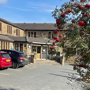 Western Bradford Guide Post 3* Bradford (West Yorkshire)